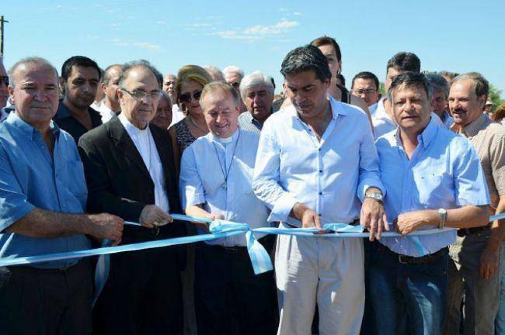 Capitanich y Peppo inauguraron el acceso a la Virgen de la Laguna