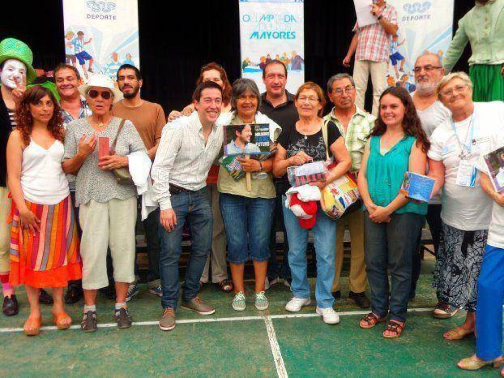 Vivona y �Leo� Nardini lanzaron una nueva edici�n de las Olimpiadas de Adultos Mayores en Tortuguitas