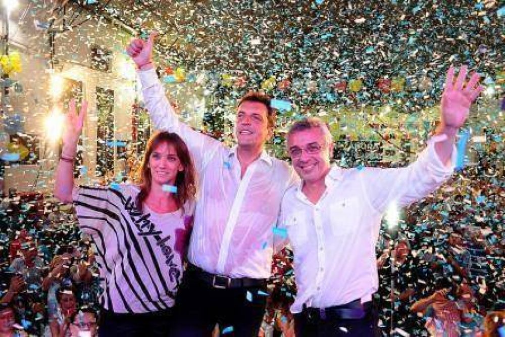 Una multitud celebr� en el cierre de las pe�as del Frente Renovador �Por el pa�s que queremos�