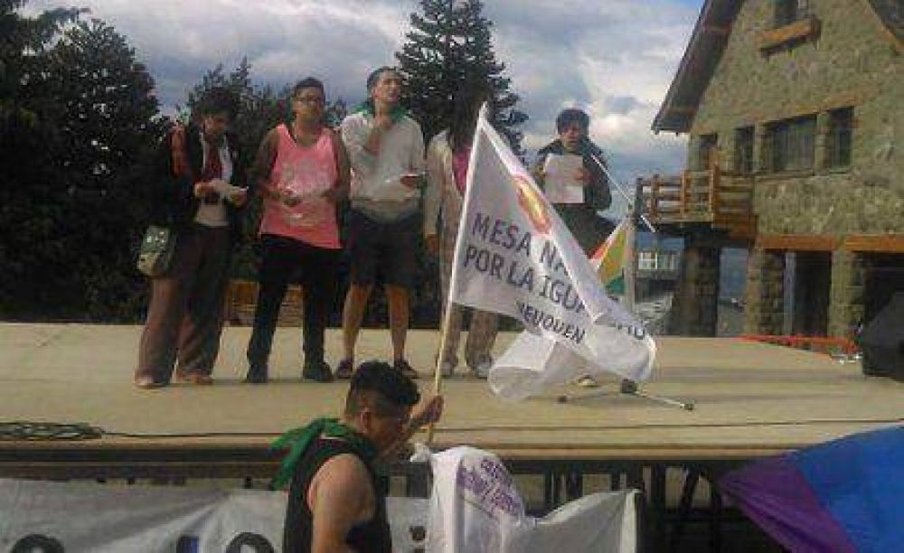 Tambi�n en Bariloche marcharon por el orgullo LGBTIQ