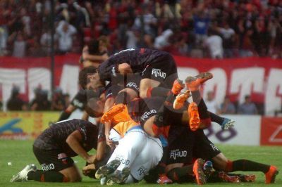El Sabalero debi� sufrir m�s de la cuenta para abrochar su regreso a la Primera divisi�n