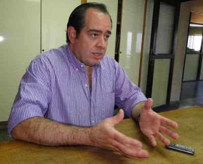 Juan Eduardo Sáenz se prueba el traje de precandidato a Intendente Municipal