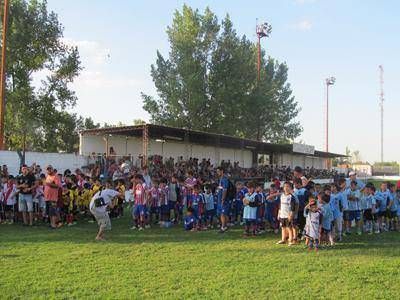 Se entregaron libretas sanitarias en el f�tbol infantil 