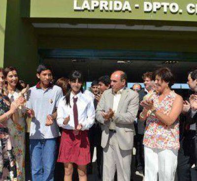 La Gobernadora inaugur� una escuela y presidi� el cierre del Ciclo Lectivo 2014