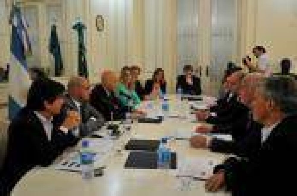 Hidrulica La Plata: Integrantes de la Comisin Bicameral reciben a representantes de 