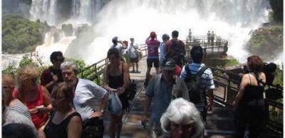 M�s de 13 mil personas visitaron Cataratas de Iguaz� el fin de semana largo