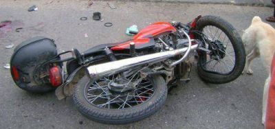 Dos j�venes murieron en un choque frontal entre una moto y una camioneta