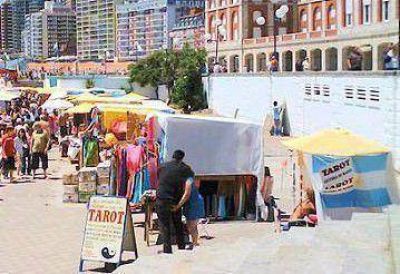 Bruzzeta aclar� que �todas las ferias que hay tienen el permiso municipal para funcionar�