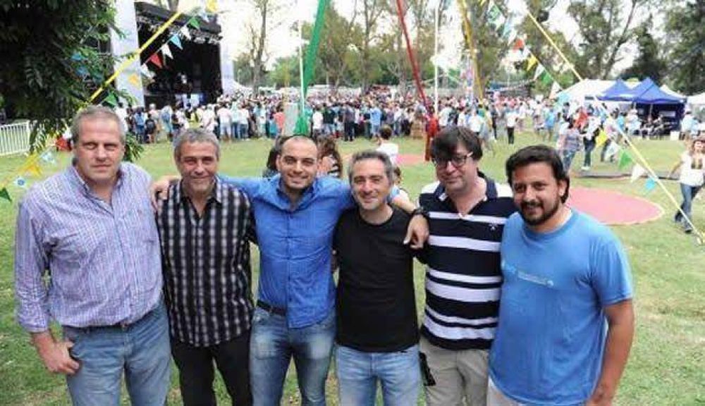 Fines y Progresar: m�s de dos mil j�venes celebraron el cierre del ciclo 2014