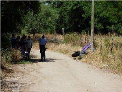 Joven fallece al estrellarse contra un poste en Andalgal�