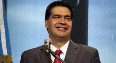 En pleno ejercicio del doble comando, Capitanich se apresta a bajar martillo
