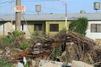 Reuni�n de concejal del GEN con vecinos del Barrio Alfonsina Storni