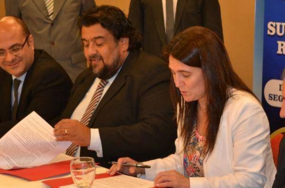 LA POLIC�A PROVINCIAL INCORPOR� EL SISTEMA DE COMUNICACI�N MUNDIAL DE LA INTERPOL