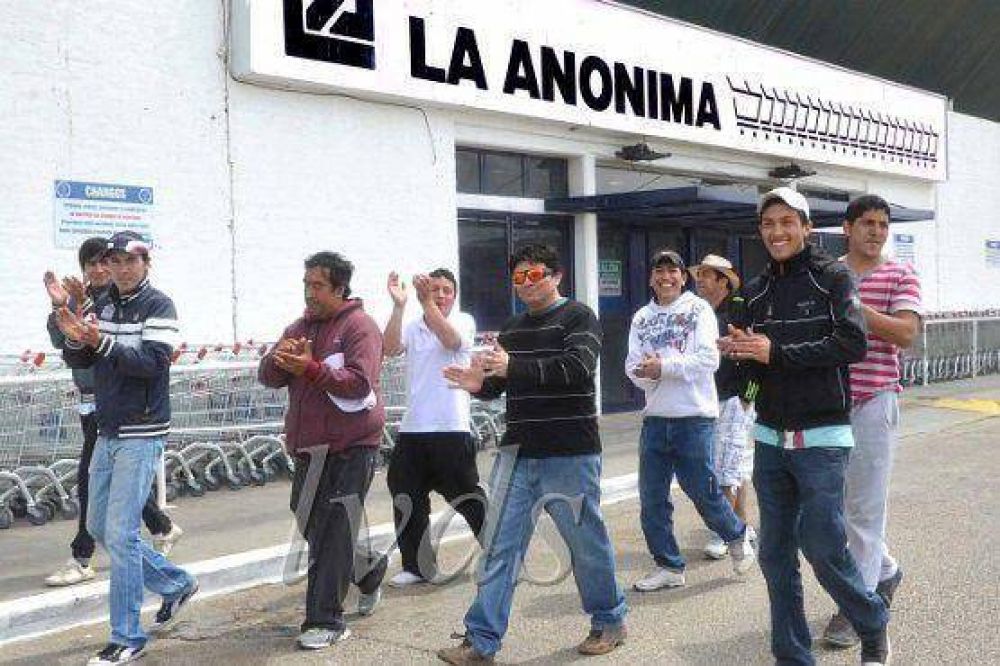 Termin� el paro de trabajadores de La An�nima en Caleta.