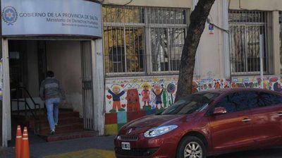 Echaron al hombre que usaba la camioneta de Derechos Humanos