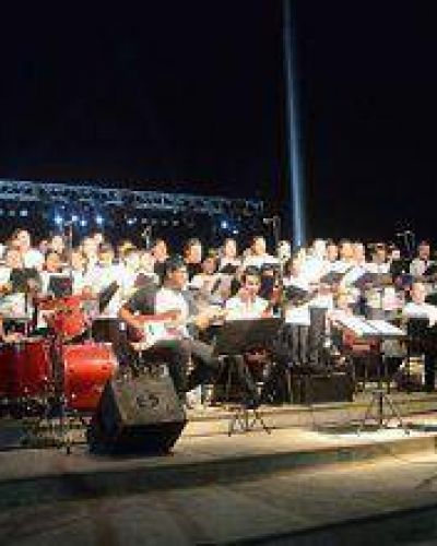Se encendieron las luces del Pesebre en el hall de la casa de Gobierno