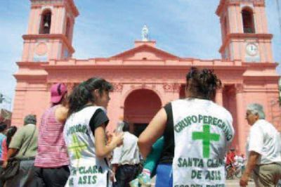 Hubo una imponen te presencia de santiague�os en la fiesta de la Morenita