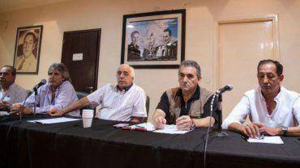 Los gremios del transporte y la CGT opositora postergaron el paro nacional 