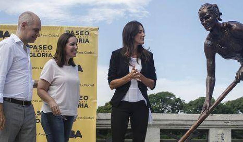 Luciana Aymar ya tiene su estatua en el Paseo de la Gloria