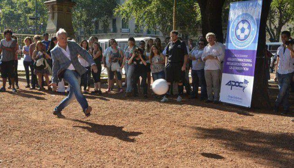 APOC �pate� la corrupci�n� en la Plaza de los 2 Congresos