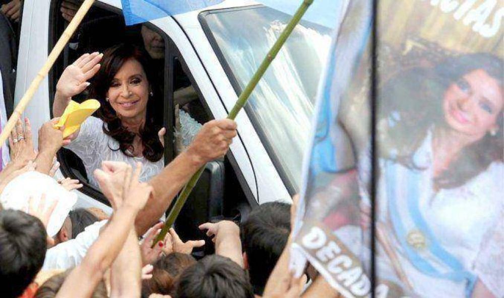 Cristina inicia su octavo a�o de gesti�n con m�s del 50% de imagen positiva