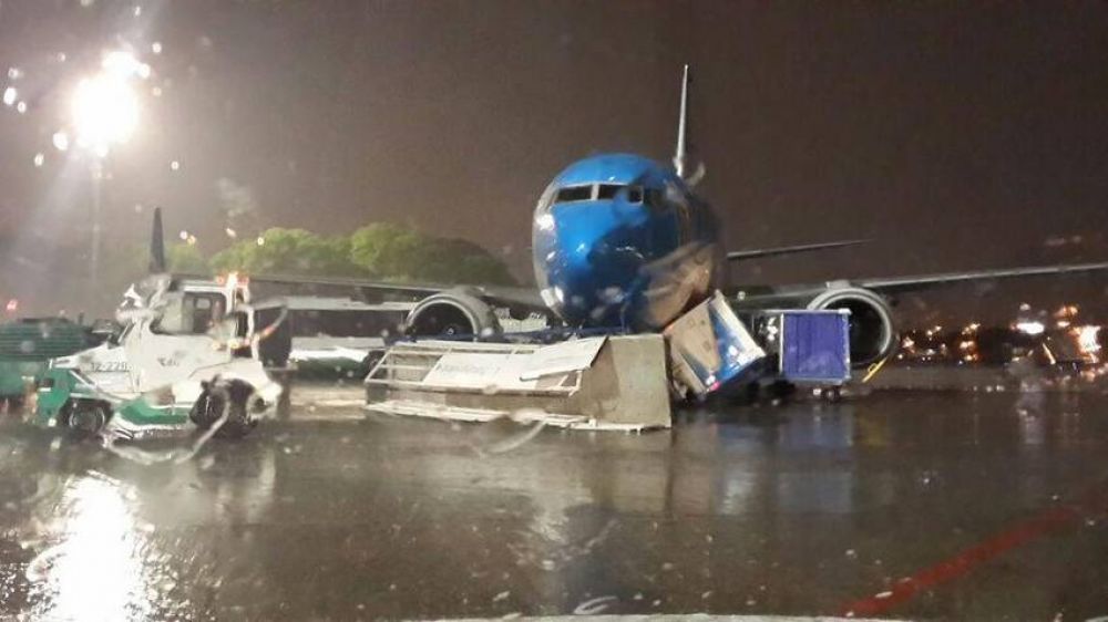 Da�os en Aeroparque y cortes de luz en la Ciudad y el GBA