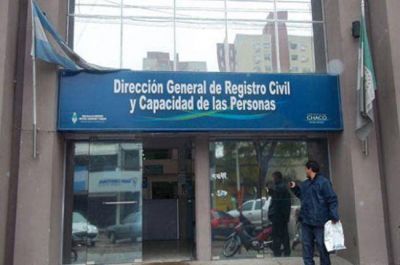 Sigue el paro en �reas claves del Registro Civil