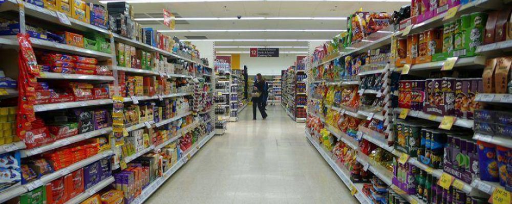 NAVIDAD Y A�O NUEVO: DEBATEN EL CIERRE DE LOS COMERCIOS