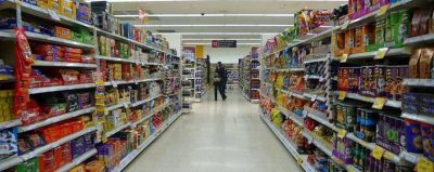 NAVIDAD Y A�O NUEVO: DEBATEN EL CIERRE DE LOS COMERCIOS
