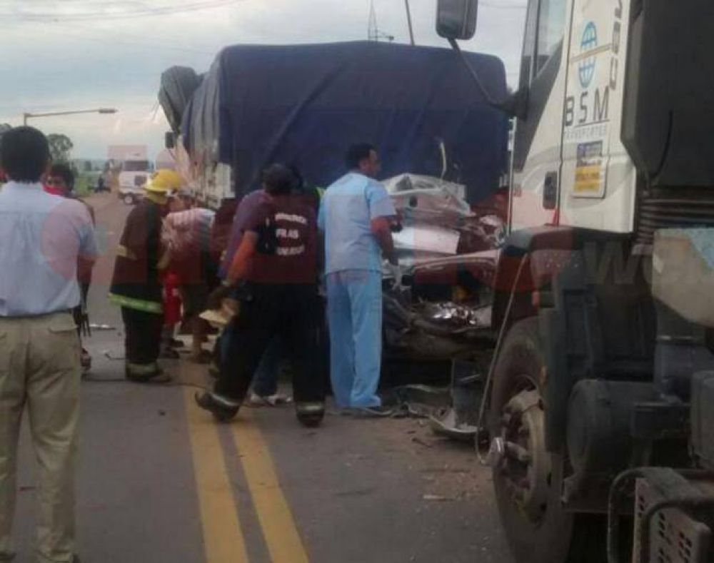 Fr�as: Qued� atrapada en su veh�culo tras un choque en cadena