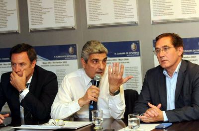 P�rez pide gastar $ 13 mil millones m�s