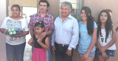 Bosetti entreg� 26 casas nuevas en la Zona Sur
