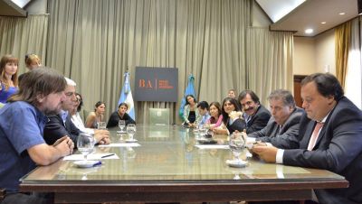 Prevenci�n de adicciones en Villa La C�rcova: lo har�n el Padre Pepe, Ni�ez y Provincia
