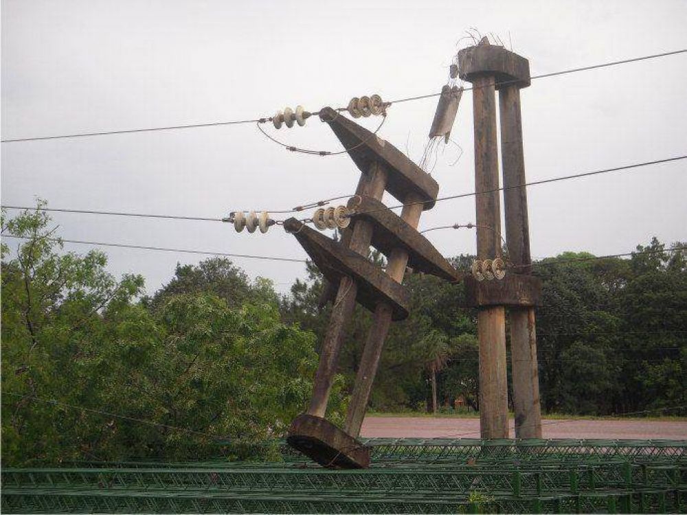 Tormenta afect� los servicios de energ�a y agua potable en Ober�