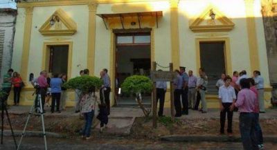 Inauguran la refacci�n parcial del teatro Dora