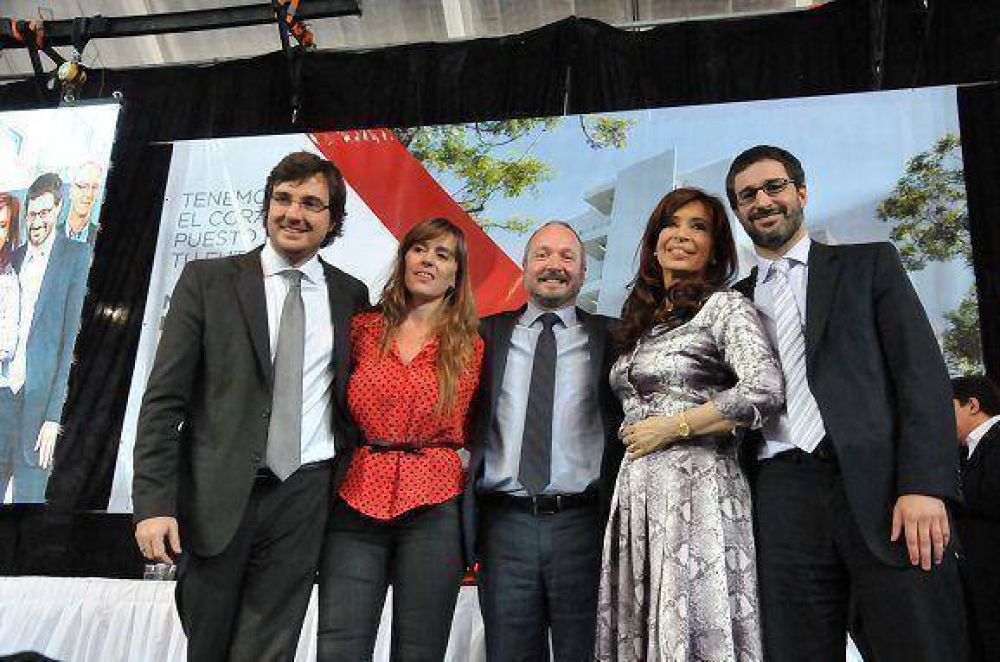 Cristina inaugur� el nuevo Hospital de Mor�n junto a Ghi y Sabbatella