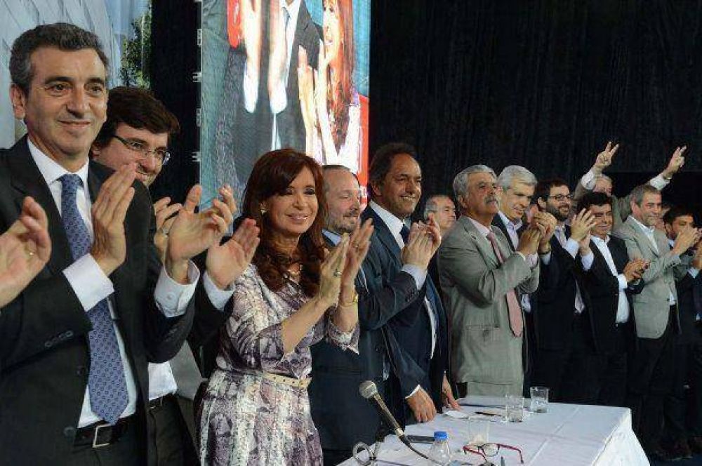 Cristina critic� a macri y reclam� a los precandidatos que se pronuncien sobre derechos humanos