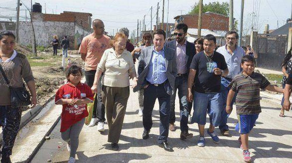 D�AZ P�REZ RECORRI� EL BARRIO EVA PER�N