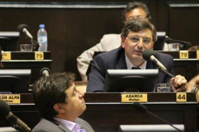 Abarca present� proyecto para modificar la Ley del PROFIDE 