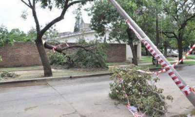 El tornado da�� m�s de 80 casas y talleres en dos barrios perif�ricos de R�o Tercero