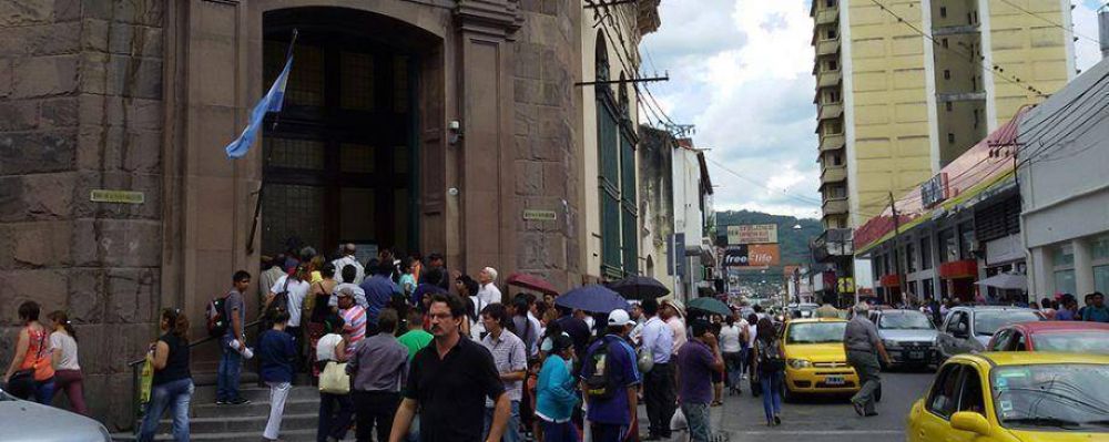 EL BANCO NACI�N Y ACCI�N SOCIAL, NO ABRIR�N SUS PUERTAS EL JUEVES Y VIERNES