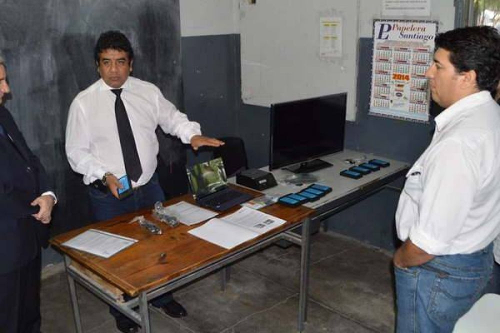 La Direcci�n de Tr�nsito recibi� la donaci�n de un kit tecnol�gico