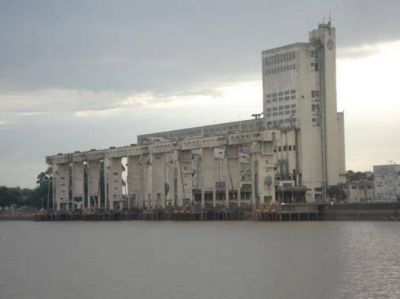 Horas decisivas para la licitaci�n del futuro puerto de Santa Fe