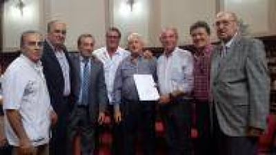 La Plata: Declaran de Inter�s Municipal las tareas desempe�adas por los integrantes del Gonnet Paleta Club 
