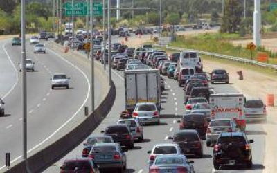 Autopista Buenos Aires-La Plata: C�maras identificar�n autos con deuda de patente