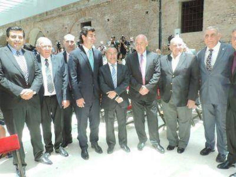 Se present� en el Museo del Bicentenario el Dakar 2015