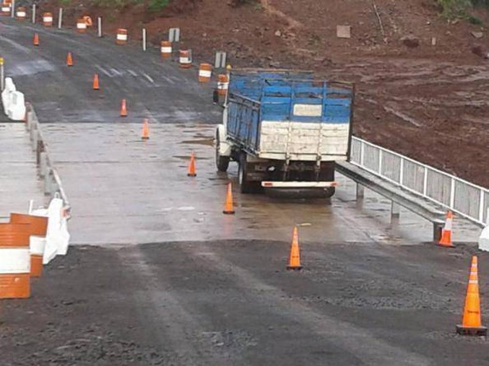 Avanza la construcci�n del puente definitivo sobre el arroyo Acaragu�