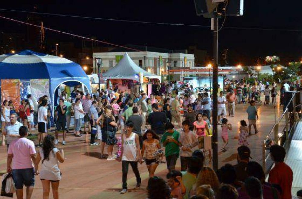 Closs encabezar� el acto apertura de �Ac� Nom�s, Selva y Agua� y asistir� a la Fiesta de la Navidad en Alem