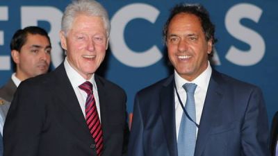 Scioli se mostr� con Clinton en un encuentro pol�tico en Miami