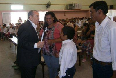 Jorge inaugur� obras en La Humada
